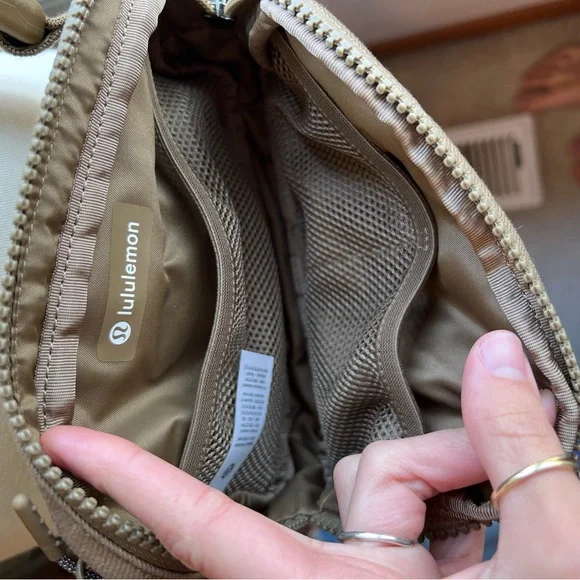 Lululemon Athletica Beige Crossbody Bag - Picture 4 of 7